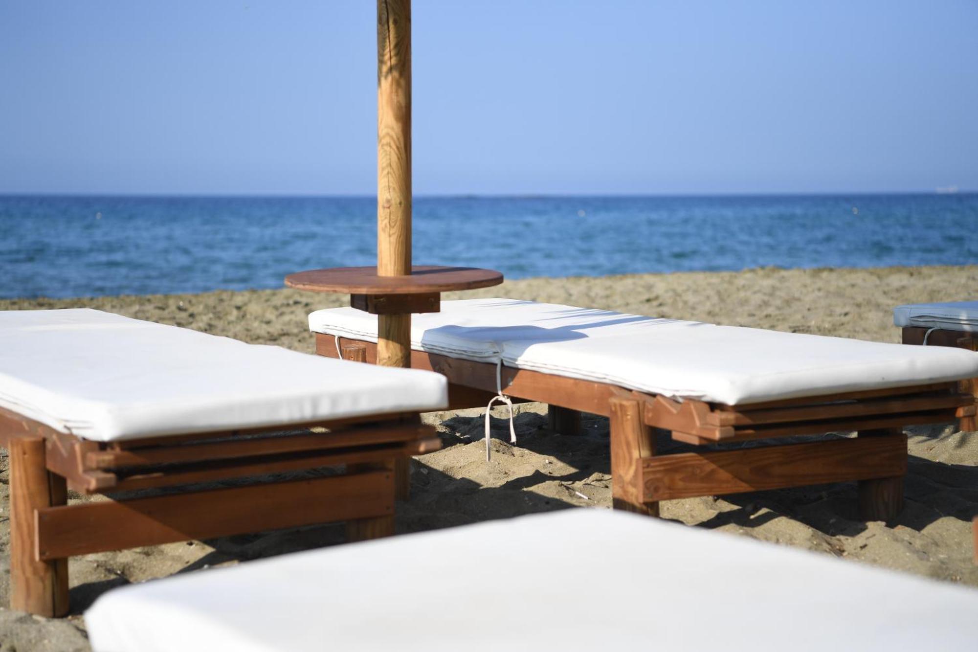 Nostos Beachfront Apartments & Studios Агиос Йоанис Екстериор снимка