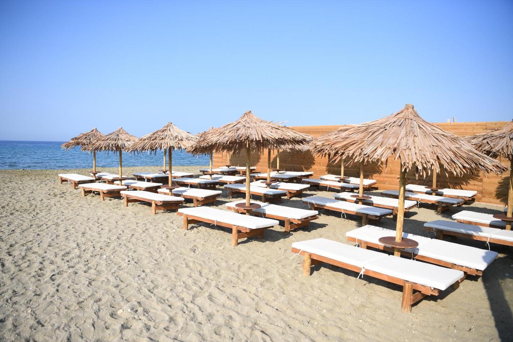 Nostos Beachfront Apartments & Studios Агиос Йоанис Екстериор снимка
