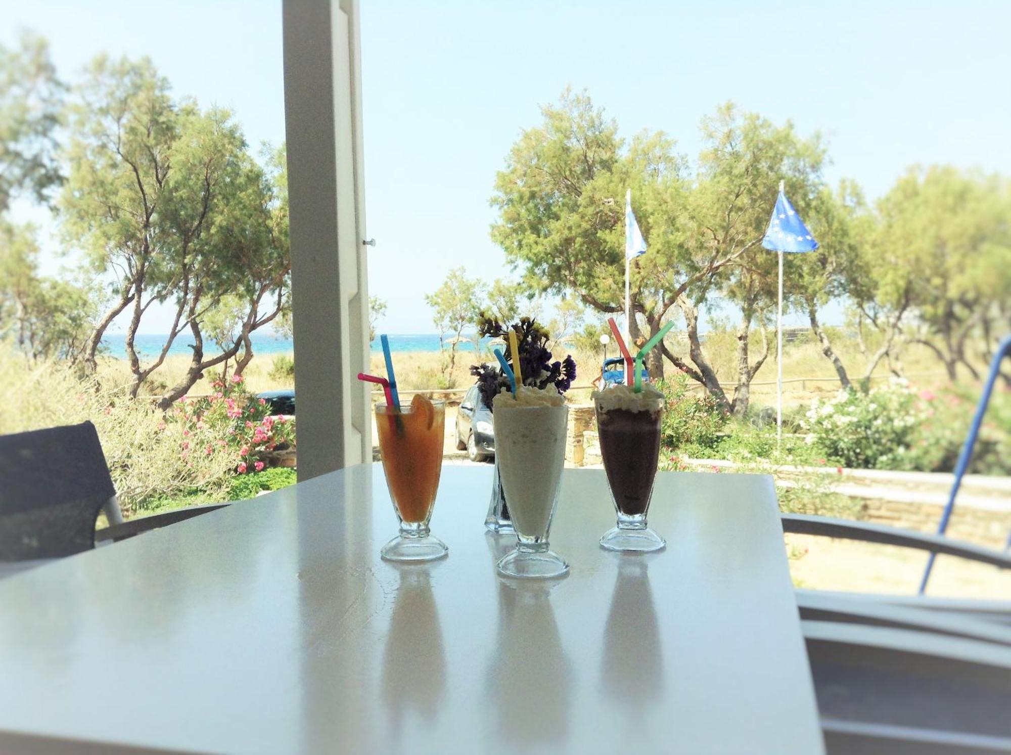 Nostos Beachfront Apartments & Studios Агиос Йоанис Екстериор снимка