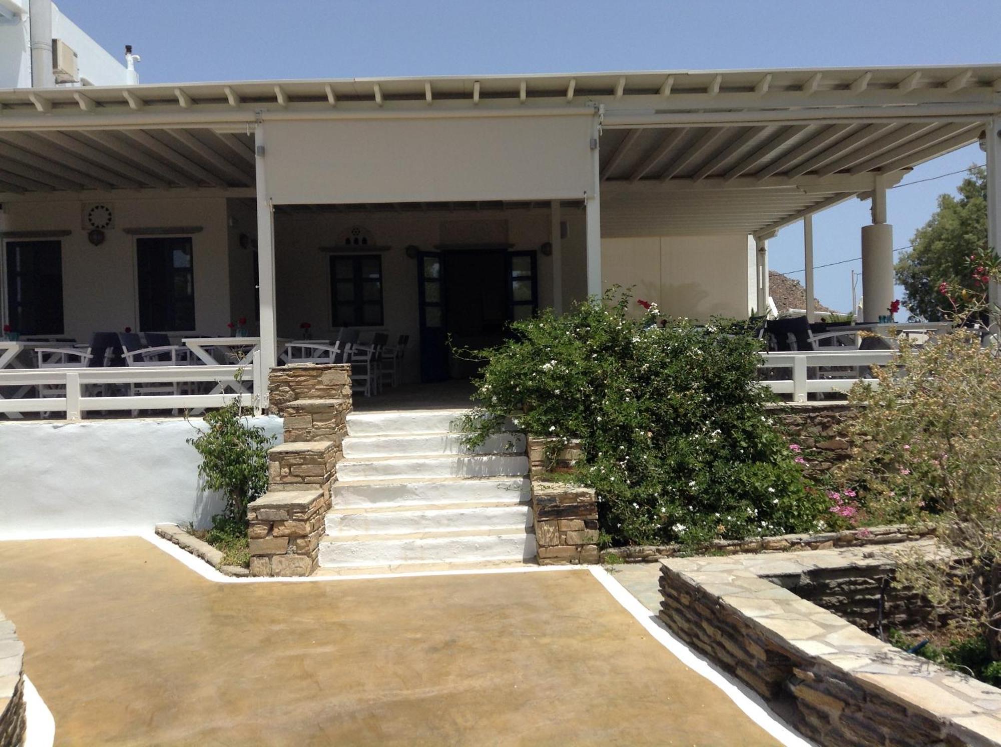 Nostos Beachfront Apartments & Studios Агиос Йоанис Екстериор снимка