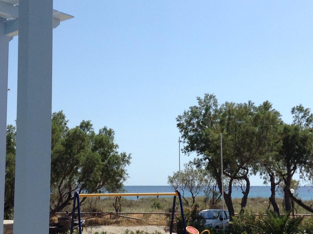 Nostos Beachfront Apartments & Studios Агиос Йоанис Екстериор снимка