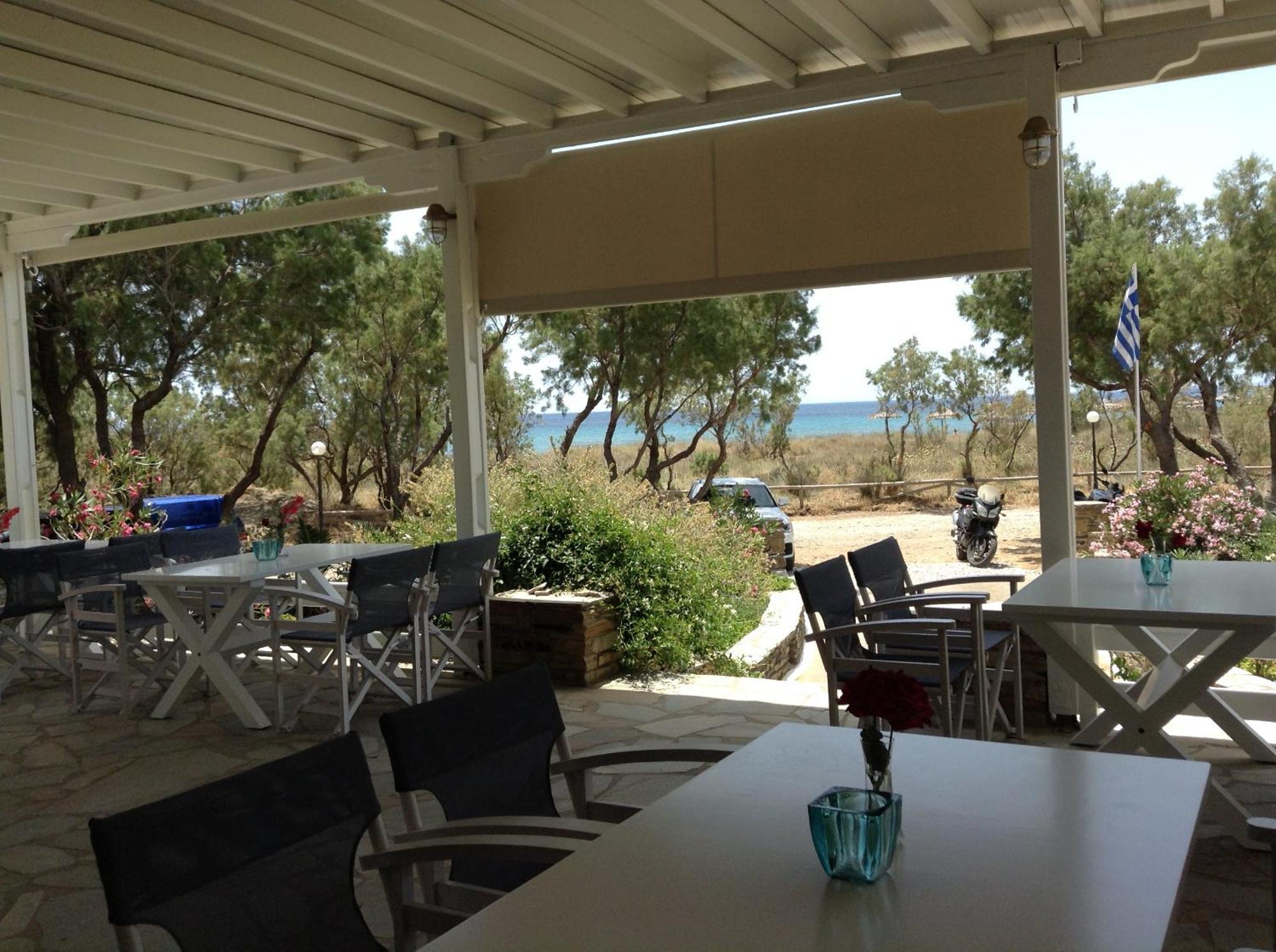 Nostos Beachfront Apartments & Studios Агиос Йоанис Екстериор снимка