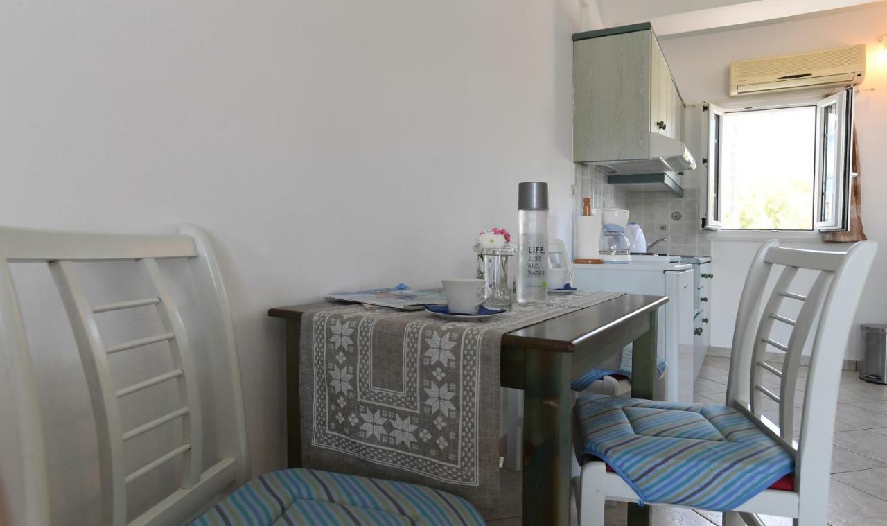 Nostos Beachfront Apartments & Studios Агиос Йоанис Екстериор снимка