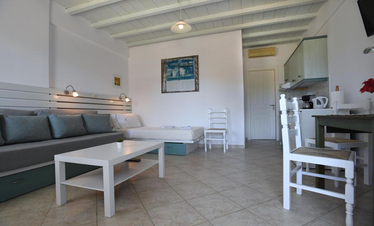 Nostos Beachfront Apartments & Studios Агиос Йоанис Екстериор снимка