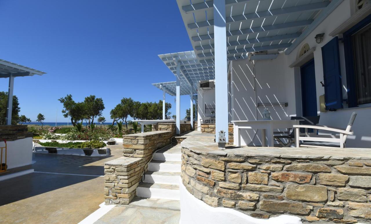 Nostos Beachfront Apartments & Studios Агиос Йоанис Екстериор снимка